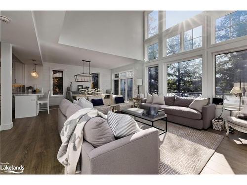 22-1094 Mortimers Point Road, Port Carling, ON - Indoor Photo Showing Living Room