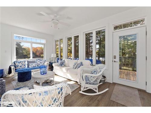 22-1094 Mortimers Point Road, Port Carling, ON - Indoor Photo Showing Living Room