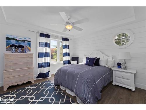 22-1094 Mortimers Point Road, Port Carling, ON - Indoor Photo Showing Bedroom