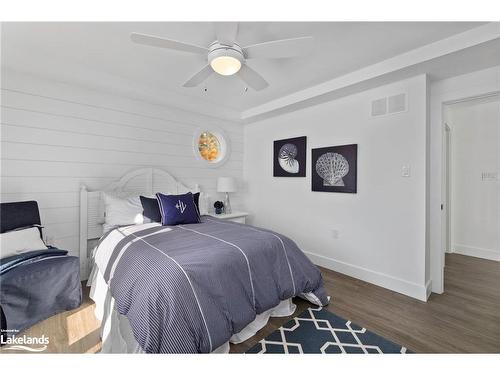 22-1094 Mortimers Point Road, Port Carling, ON - Indoor Photo Showing Bedroom