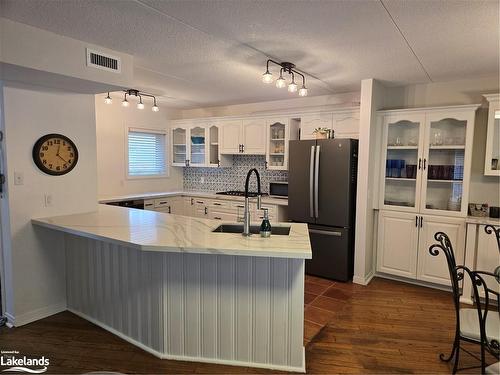 384 Mariners Way, Collingwood, ON - Indoor Photo Showing Kitchen