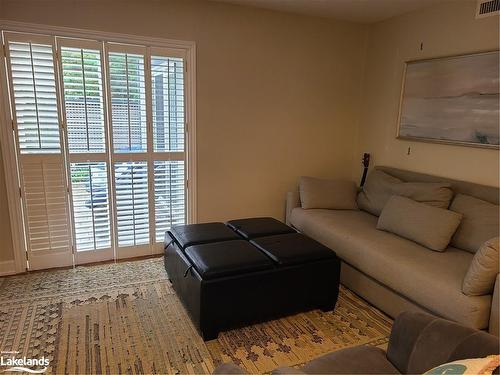 384 Mariners Way, Collingwood, ON - Indoor Photo Showing Living Room