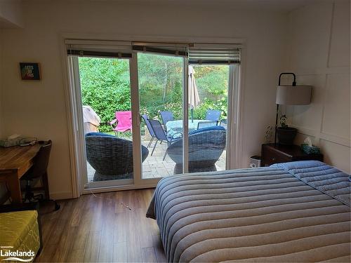 384 Mariners Way, Collingwood, ON - Indoor Photo Showing Bedroom