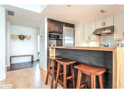 838 Suncrest Circle, Collingwood, ON - Indoor Photo Showing Kitchen