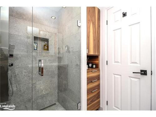 838 Suncrest Circle, Collingwood, ON - Indoor Photo Showing Bathroom