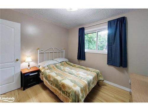 112 Greenfield Drive, Meaford, ON - Indoor Photo Showing Bedroom