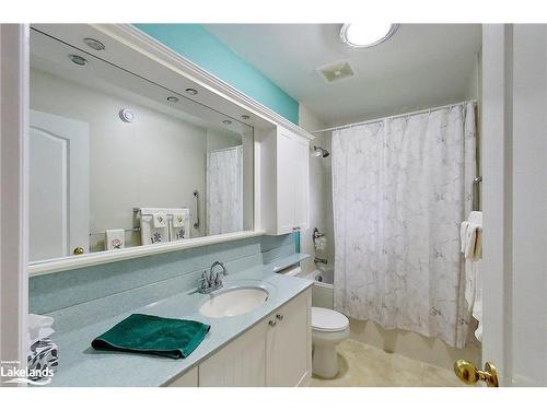 112 Greenfield Drive, Meaford, ON - Indoor Photo Showing Bathroom