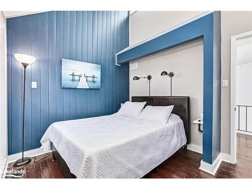 209846 Highway 26, The Blue Mountains, ON - Indoor Photo Showing Bedroom