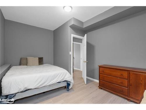 27 Georgias Walk, Victoria Harbour, ON - Indoor Photo Showing Bedroom