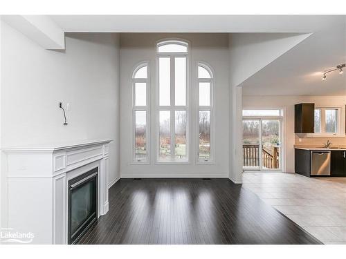 27 Pearl Street, Wasaga Beach, ON - Indoor Photo Showing Living Room With Fireplace