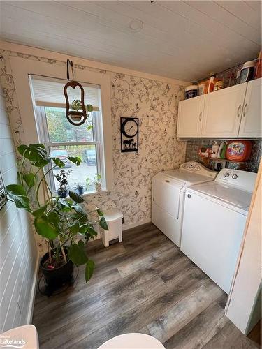 2066 Irish Line, Coldwater, ON - Indoor Photo Showing Laundry Room