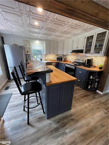 2066 Irish Line, Coldwater, ON - Indoor Photo Showing Kitchen