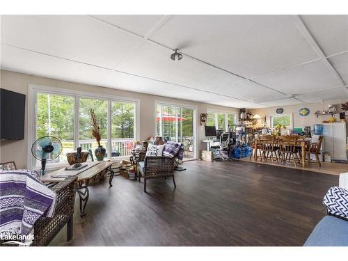 3 Forsyth'S Road, Carling, ON - Indoor Photo Showing Living Room