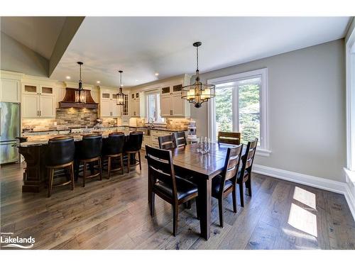 833 Eastdale Drive, Wasaga Beach, ON - Indoor Photo Showing Dining Room