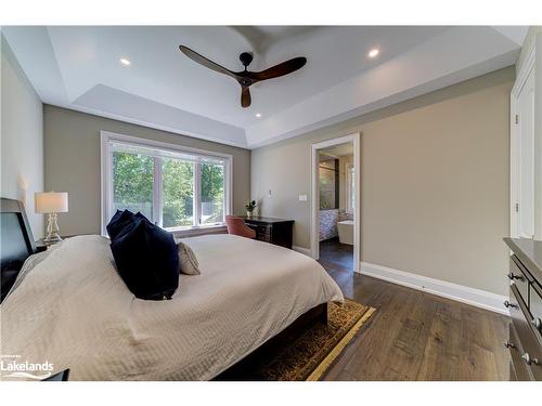 833 Eastdale Drive, Wasaga Beach, ON - Indoor Photo Showing Bedroom