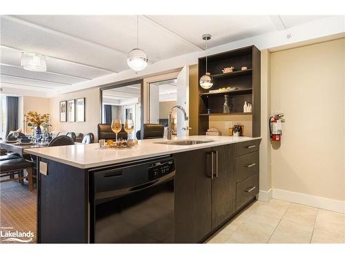 3108/3110-9 Harbour Street E, Collingwood, ON - Indoor Photo Showing Kitchen