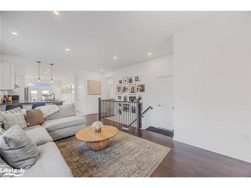 28 Atlantis Drive, Orillia, ON - Indoor Photo Showing Living Room