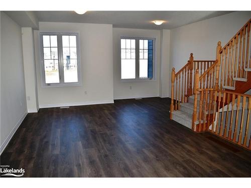 207 Village Gate Dr Drive, Wasaga Beach, ON - Indoor Photo Showing Other Room