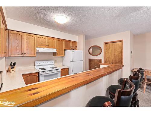 61-22 Ramblings Way, Collingwood, ON - Indoor Photo Showing Kitchen