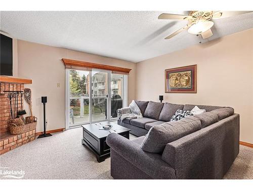 61-22 Ramblings Way, Collingwood, ON - Indoor Photo Showing Living Room