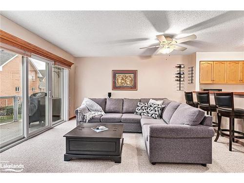 61-22 Ramblings Way, Collingwood, ON - Indoor Photo Showing Living Room