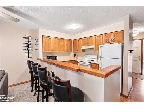 61-22 Ramblings Way, Collingwood, ON - Indoor Photo Showing Kitchen