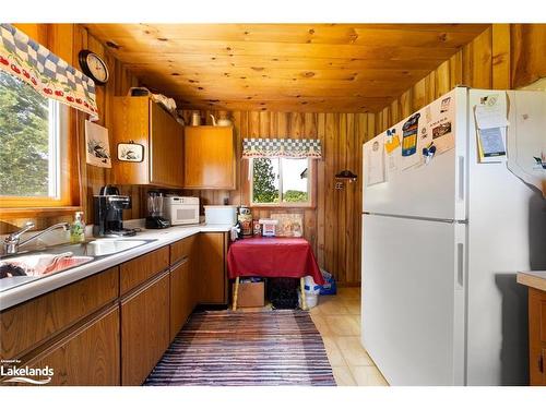 15 Minnow Lane, Dunchurch, ON - Indoor Photo Showing Kitchen