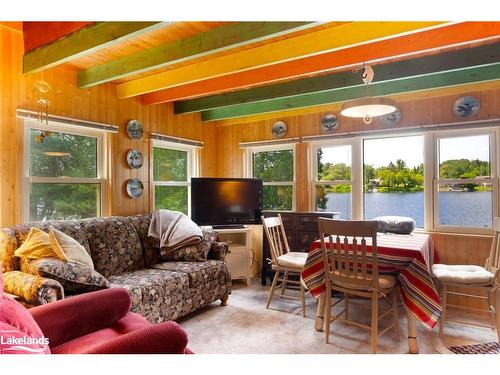 15 Minnow Lane, Dunchurch, ON - Indoor Photo Showing Living Room