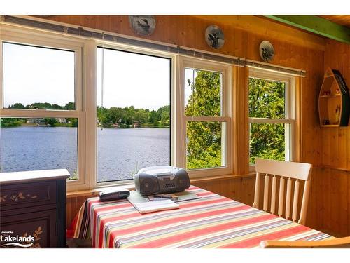 15 Minnow Lane, Dunchurch, ON - Indoor Photo Showing Dining Room