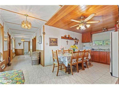 1030 Mccabe Road, Baysville, ON - Indoor Photo Showing Dining Room