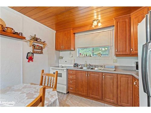 1030 Mccabe Road, Baysville, ON - Indoor Photo Showing Kitchen With Double Sink