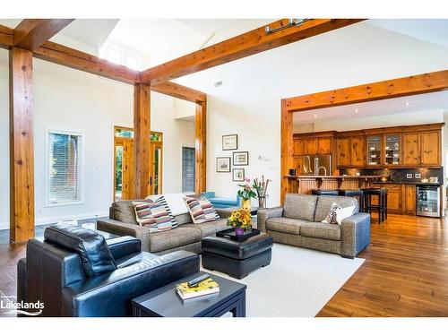 2 Evergreen Road, Collingwood, ON - Indoor Photo Showing Living Room