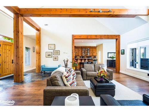 2 Evergreen Road, Collingwood, ON - Indoor Photo Showing Living Room