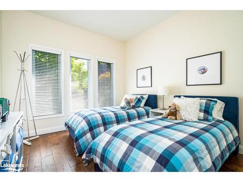 2 Evergreen Road, Collingwood, ON - Indoor Photo Showing Bedroom