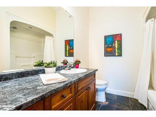 2 Evergreen Road, Collingwood, ON - Indoor Photo Showing Bathroom