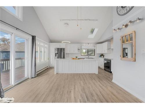 1078 Tiny Beaches Road S, Tiny, ON - Indoor Photo Showing Kitchen