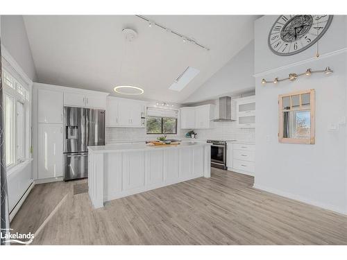 1078 Tiny Beaches Road S, Tiny, ON - Indoor Photo Showing Kitchen