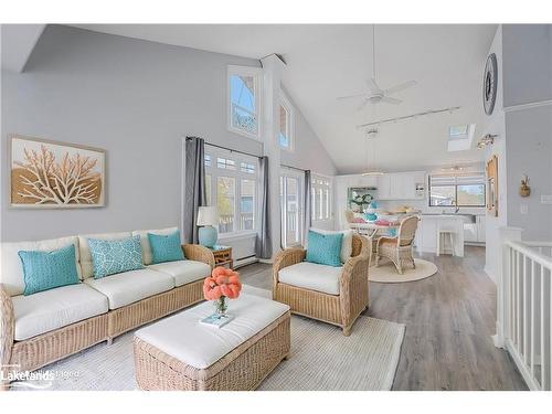 1078 Tiny Beaches Road S, Tiny, ON - Indoor Photo Showing Living Room