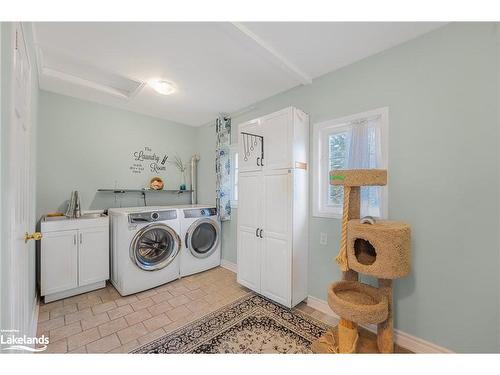 1078 Tiny Beaches Road S, Tiny, ON - Indoor Photo Showing Laundry Room