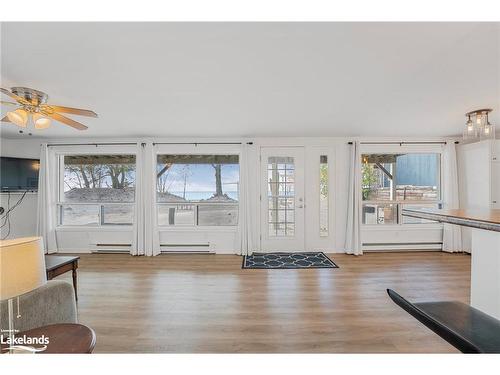 1078 Tiny Beaches Road S, Tiny, ON - Indoor Photo Showing Living Room