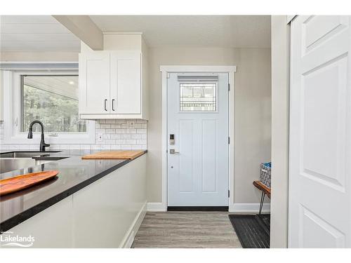 1628 River Road W, Wasaga Beach, ON - Indoor Photo Showing Kitchen