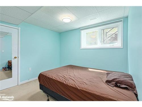 1628 River Road W, Wasaga Beach, ON - Indoor Photo Showing Bedroom