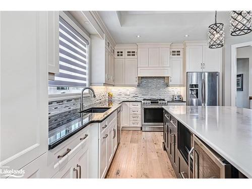 126 West Ridge Drive, Thornbury, ON - Indoor Photo Showing Kitchen With Upgraded Kitchen