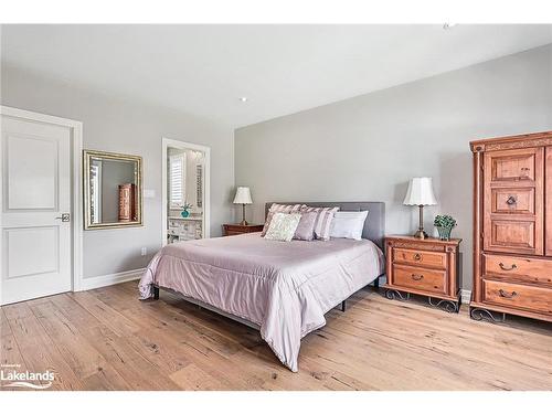 126 West Ridge Drive, Thornbury, ON - Indoor Photo Showing Bedroom