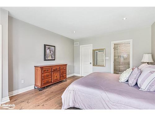 126 West Ridge Drive, Thornbury, ON - Indoor Photo Showing Bedroom