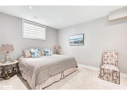 126 West Ridge Drive, Thornbury, ON - Indoor Photo Showing Bedroom