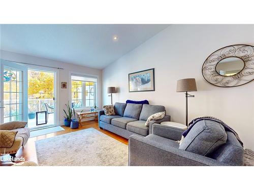 71 Greenway Drive, Wasaga Beach, ON - Indoor Photo Showing Living Room