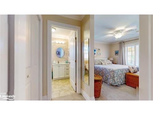 71 Greenway Drive, Wasaga Beach, ON - Indoor Photo Showing Bedroom