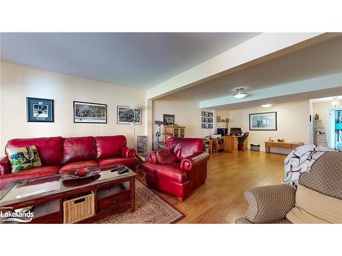 71 Greenway Drive, Wasaga Beach, ON - Indoor Photo Showing Living Room