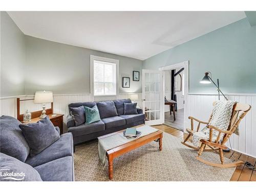 726004 22B Side Road, Grey Highlands, ON - Indoor Photo Showing Living Room